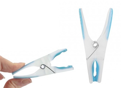 Strong soft grip clothes pegs - strong,